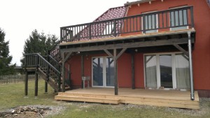 big_25161532_0_300-169